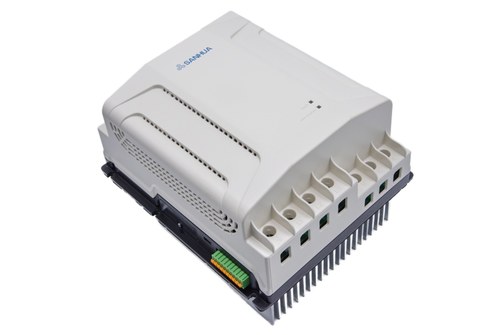 SD2025B4V2 Měnič BLDC, žebrovaný chladič, 380V 25A S10501031801